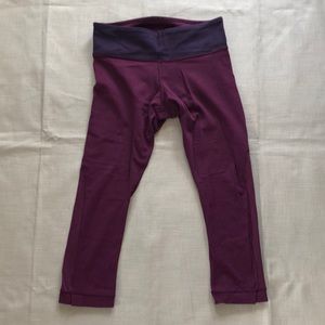 LULULEMON WOMENS CROP LEGGINGS - size 4
